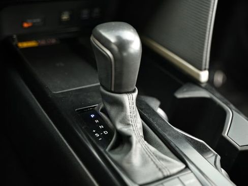 Used 2025 Toyota Camry SE FWD image 39