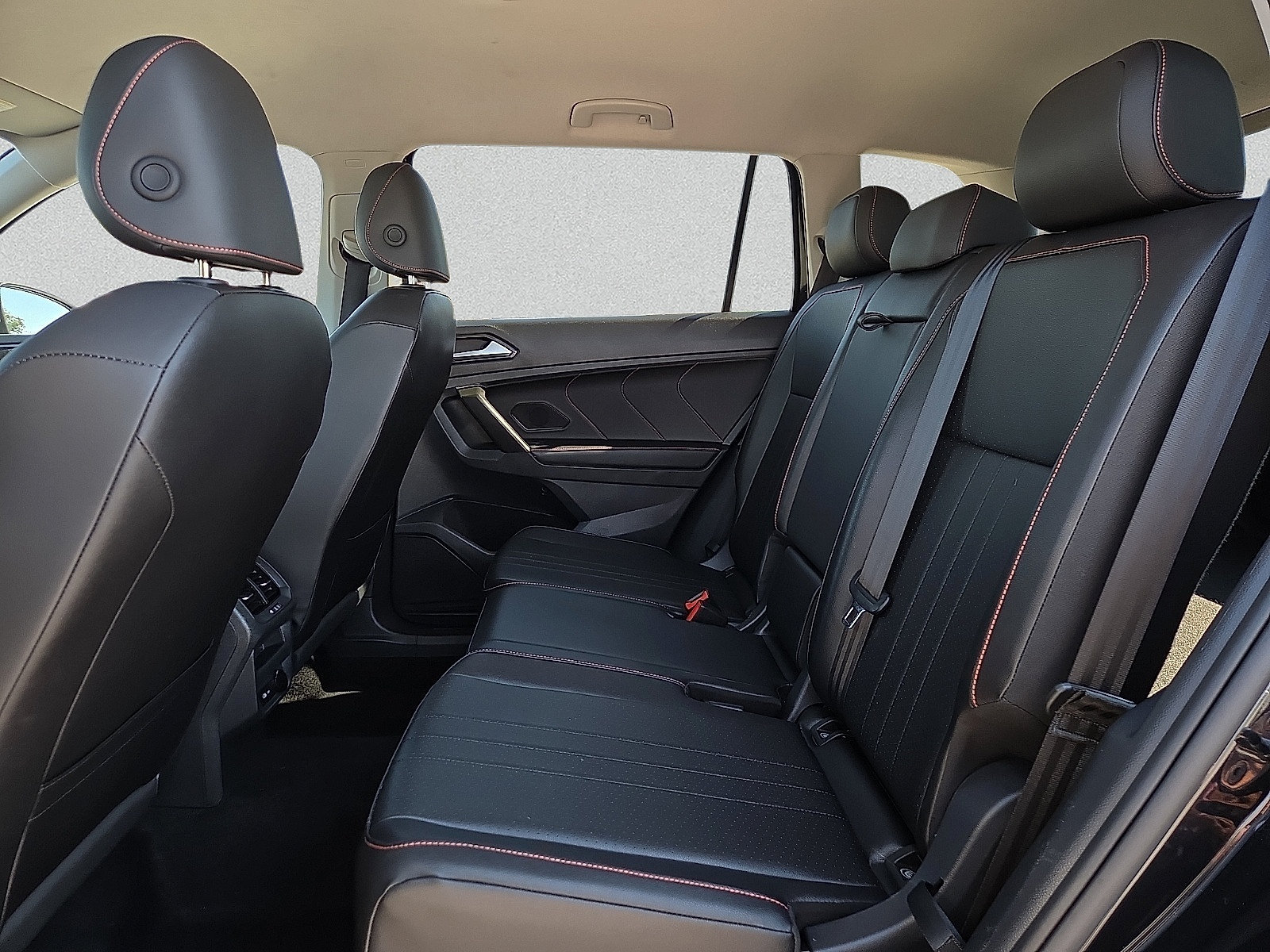 Used 2024 Volkswagen Tiguan Wolfsburg Edition AWD/4WD image 11