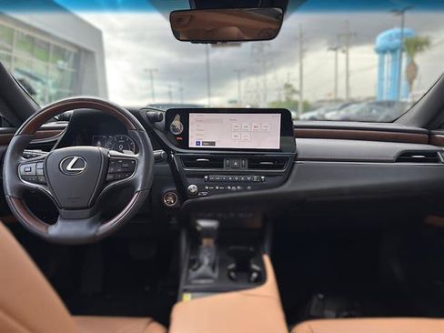 Used 2024 Lexus ES 350 w/ Technology Package FWD image 13