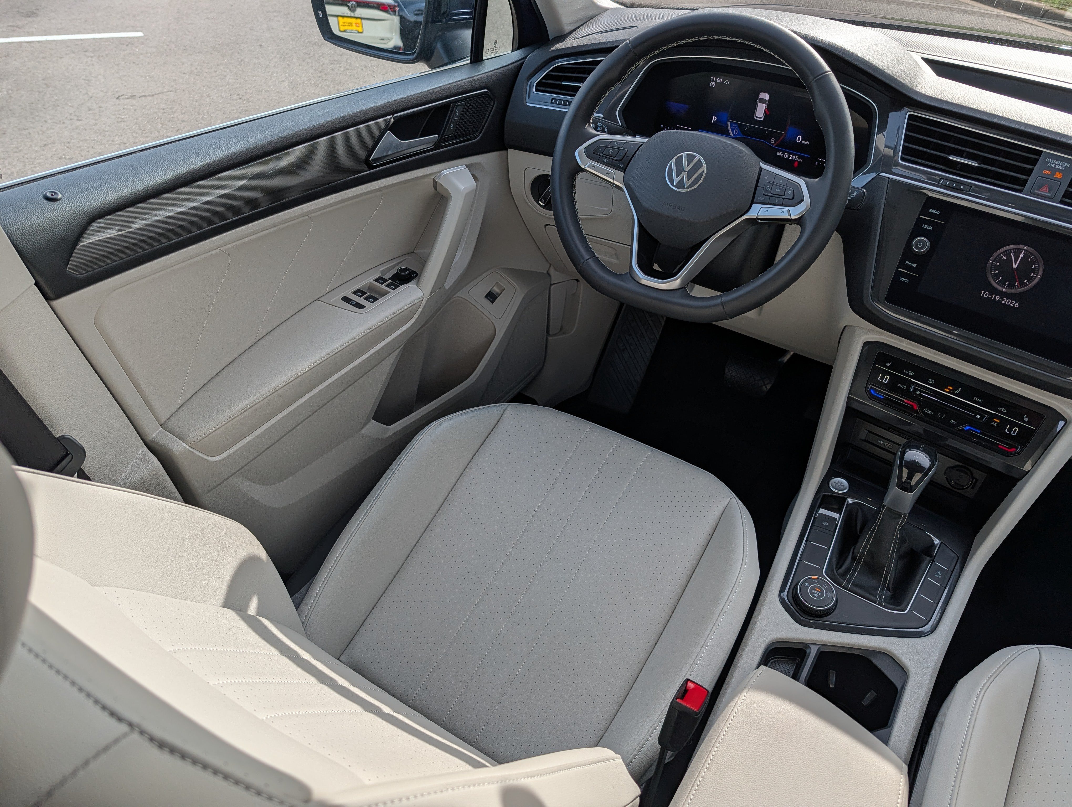 Certified 2024 Volkswagen Tiguan SE AWD/4WD image 9