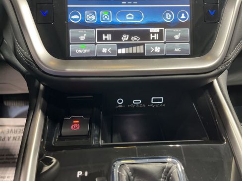 Used 2025 Subaru Legacy Limited image 28