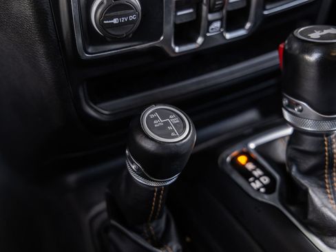 Used 2022 Jeep Wrangler Unlimited Sahara AWD/4WD image 26