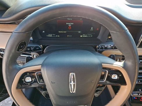 Used 2022 Lincoln Corsair Reserve image 21