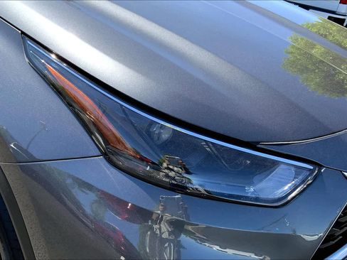 Used 2022 Toyota Highlander L image 27