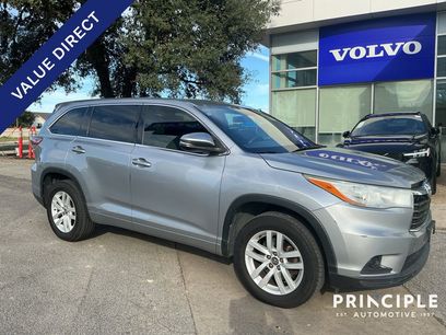 Used 2016 Toyota Highlander LE
