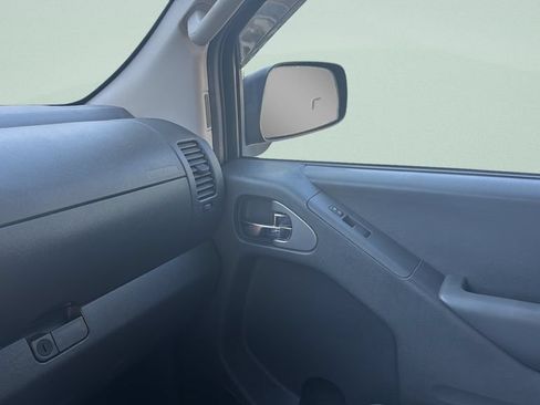 Used 2017 Nissan Frontier SV RWD image 35