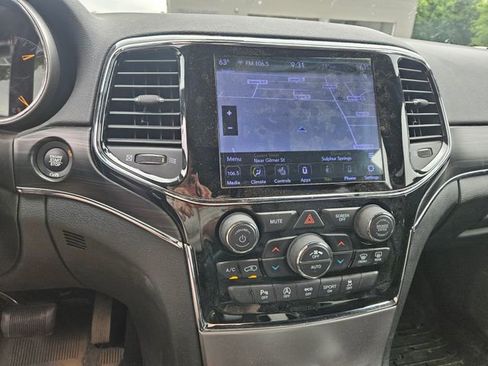 Used 2020 Jeep Grand Cherokee Limited RWD image 11