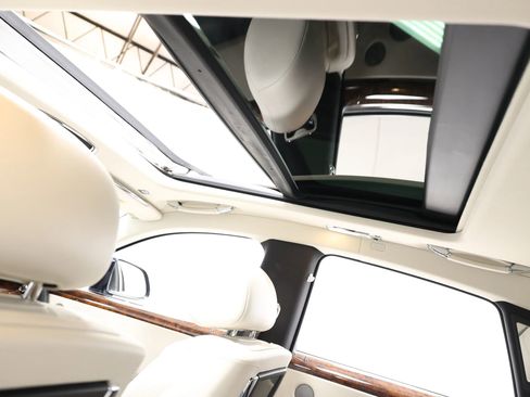 Used 2015 Rolls-Royce Ghost RWD image 76