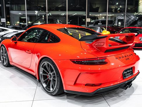 Used 2018 Porsche 911 GT3 image 2
