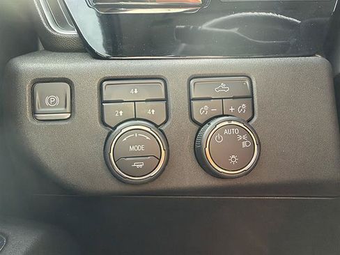 Used 2024 Chevrolet Silverado 2500 LT w/ Z71 Off-Road Package AWD/4WD image 41