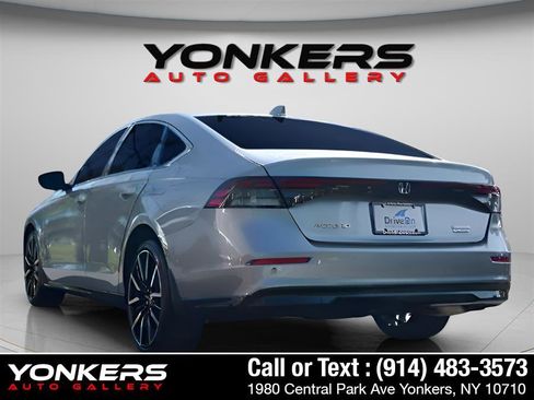 Used 2023 Honda Accord Touring image 4