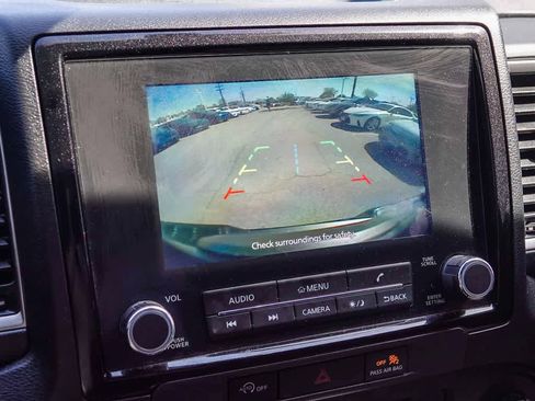 Used 2023 Nissan Frontier SV w/ SV Convenience Package RWD image 17