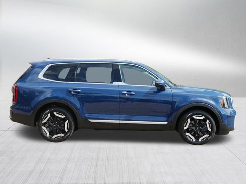 Certified 2024 Kia Telluride S w/ S Sunroof Package AWD/4WD image 7