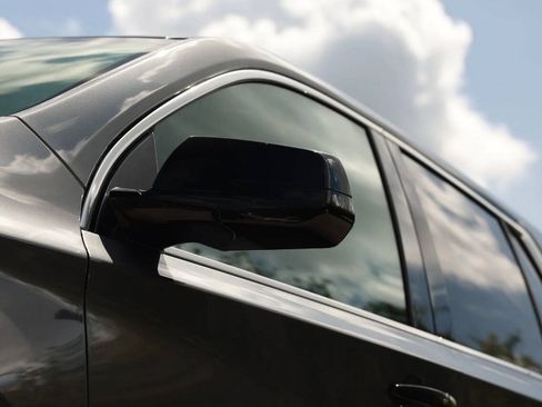 Used 2019 Chevrolet Traverse LS FWD image 13