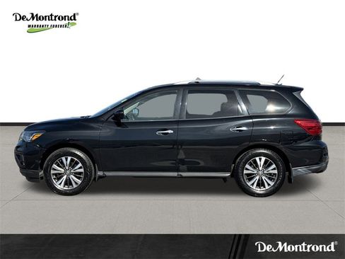 Used 2017 Nissan Pathfinder SL w/ SL Tech Package image 8