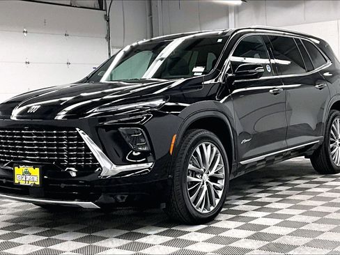 Used 2025 Buick Enclave Avenir w/ Trailering Package, 5000 lbs. AWD/4WD image 12