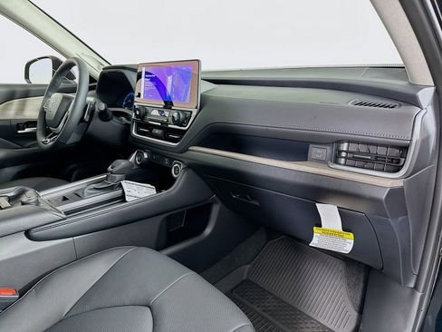 New 2026 Toyota Grand Highlander AWD image 31