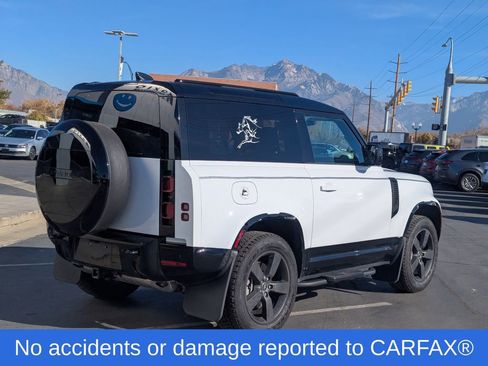 Used 2024 Land Rover Defender 90 X-Dynamic SE image 4