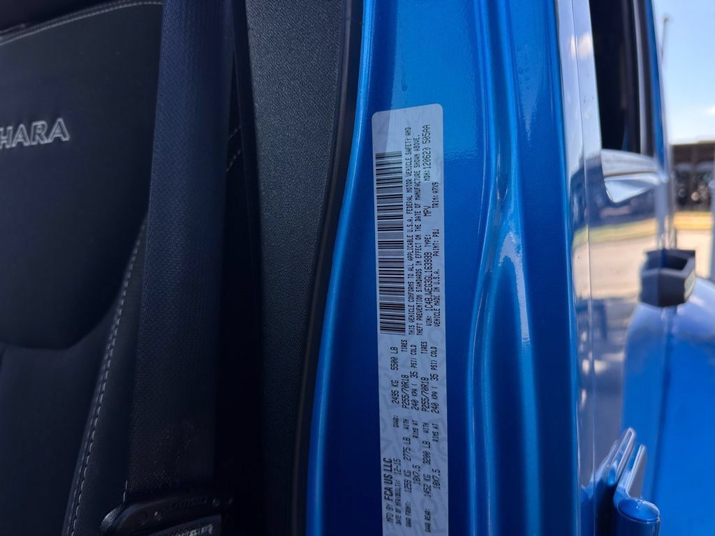 Used 2016 Jeep Wrangler Unlimited Sahara AWD/4WD image 22