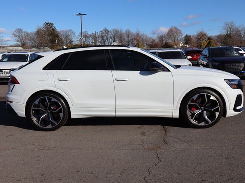 Used 2024 Audi RS Q8 w/ Black Optic Package image 5