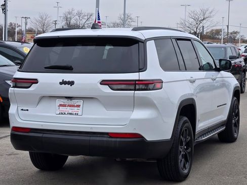 Certified 2024 Jeep Grand Cherokee L Altitude image 12