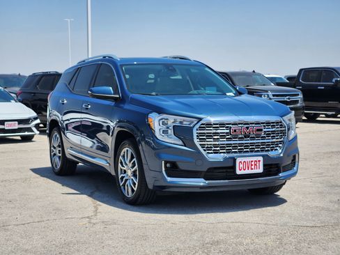 Used 2024 GMC Terrain Denali w/ Denali Premium Package AWD/4WD image 3