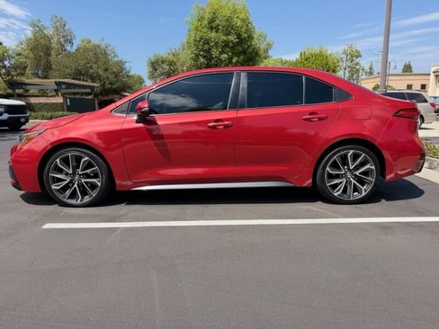 Used 2020 Toyota Corolla XSE FWD image 2