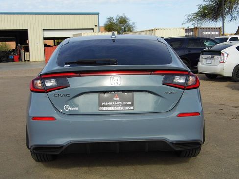 Used 2024 Honda Civic Sport image 6