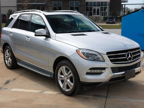 Used 2014 Mercedes-Benz ML 350 4MATIC w/ Premium 1 Package image 17