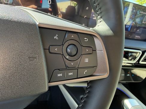 New 2026 Nissan Sentra SL w/ Floor Mat Package FWD image 31
