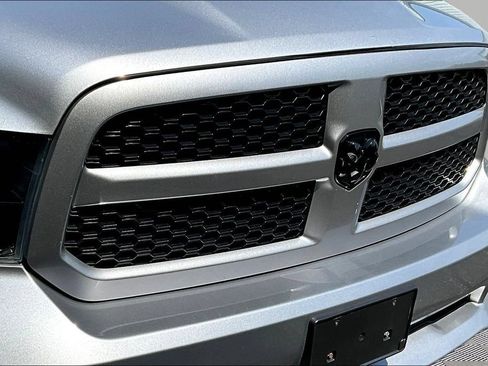 Used 2019 RAM 1500 Express w/ Wheel & Sound Group AWD/4WD image 34