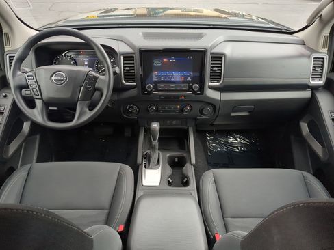 Used 2024 Nissan Frontier SV image 27
