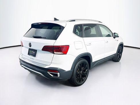 Used 2023 Volkswagen Taos SE w/ Black Wheel Package FWD image 9