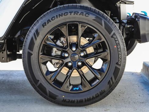 Used 2023 Jeep Wrangler Unlimited Sahara image 11