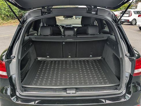 Used 2019 Mercedes-Benz GLC 300 4MATIC image 27