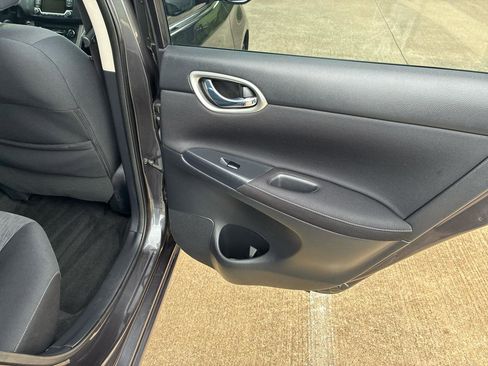 Used 2015 Nissan Sentra SV image 33