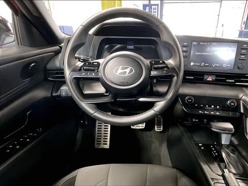 Certified 2025 Hyundai Elantra Sport image 34