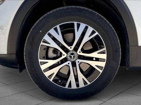 Certified 2025 Mercedes-Benz GLB 250 image 9