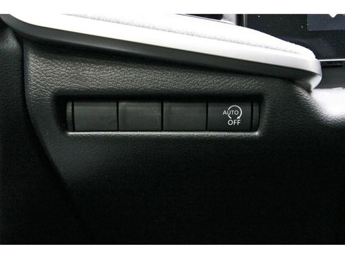 New 2026 Nissan Kicks SV w/ Charging Package FWD image 17