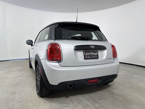Used 2019 MINI Cooper 2-Door Hardtop image 19
