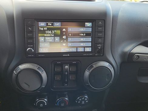Used 2017 Jeep Wrangler Unlimited Sport AWD/4WD image 13