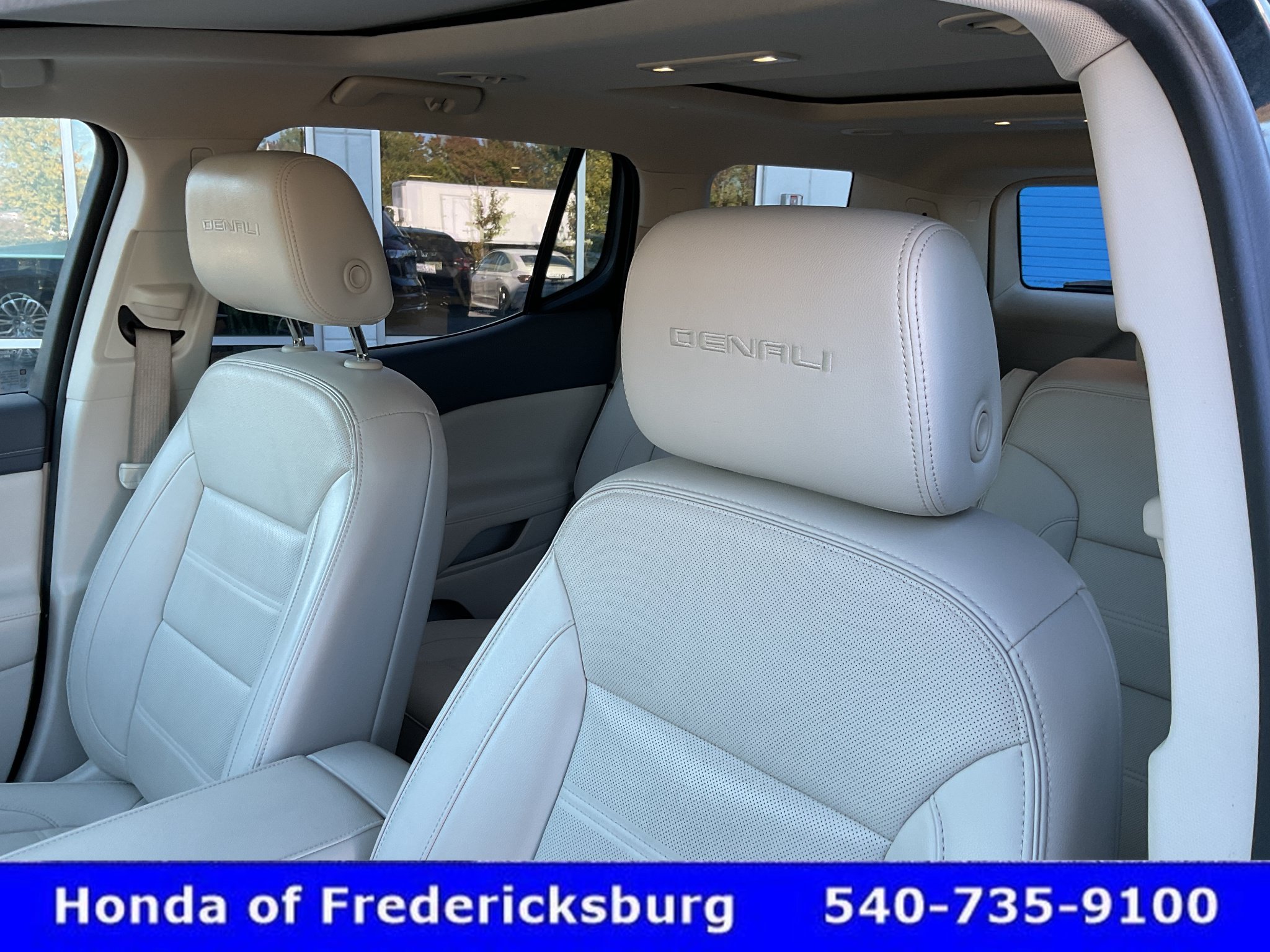 Used 2023 GMC Acadia Denali w/ Denali Ultimate Package FWD image 34