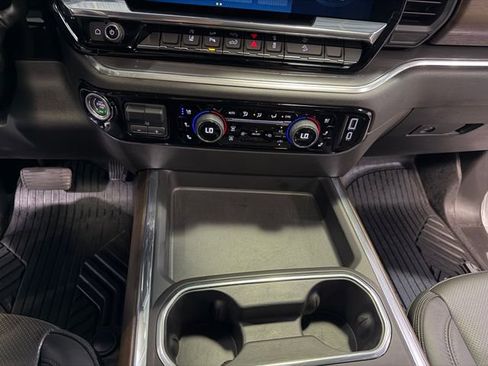 Used 2025 Chevrolet Silverado 2500 High Country w/ Technology Package AWD/4WD image 22