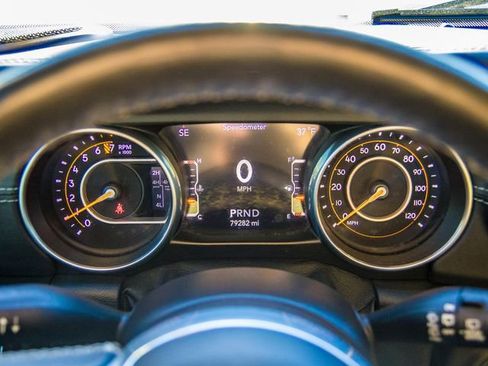 Used 2018 Jeep Wrangler Unlimited Sahara image 38