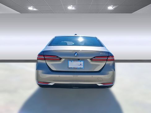 New 2026 BMW 530i w/ Premium Package RWD image 9