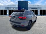 Used 2020 Jeep Grand Cherokee Laredo image 3
