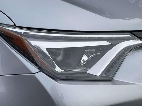 Used 2017 Toyota RAV4 Limited image 9