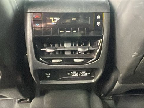 Used 2024 Jeep Grand Cherokee L Laredo image 22