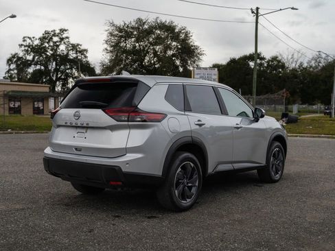 Used 2025 Nissan Rogue SV image 7