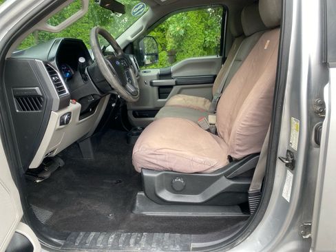 Used 2018 Ford F250 XLT w/ Snow Plow Prep Package AWD/4WD image 9